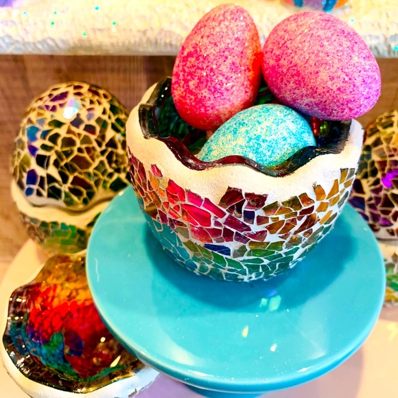Mosaic Glass and Ceramic Easter Egg - Picture 10 of 10